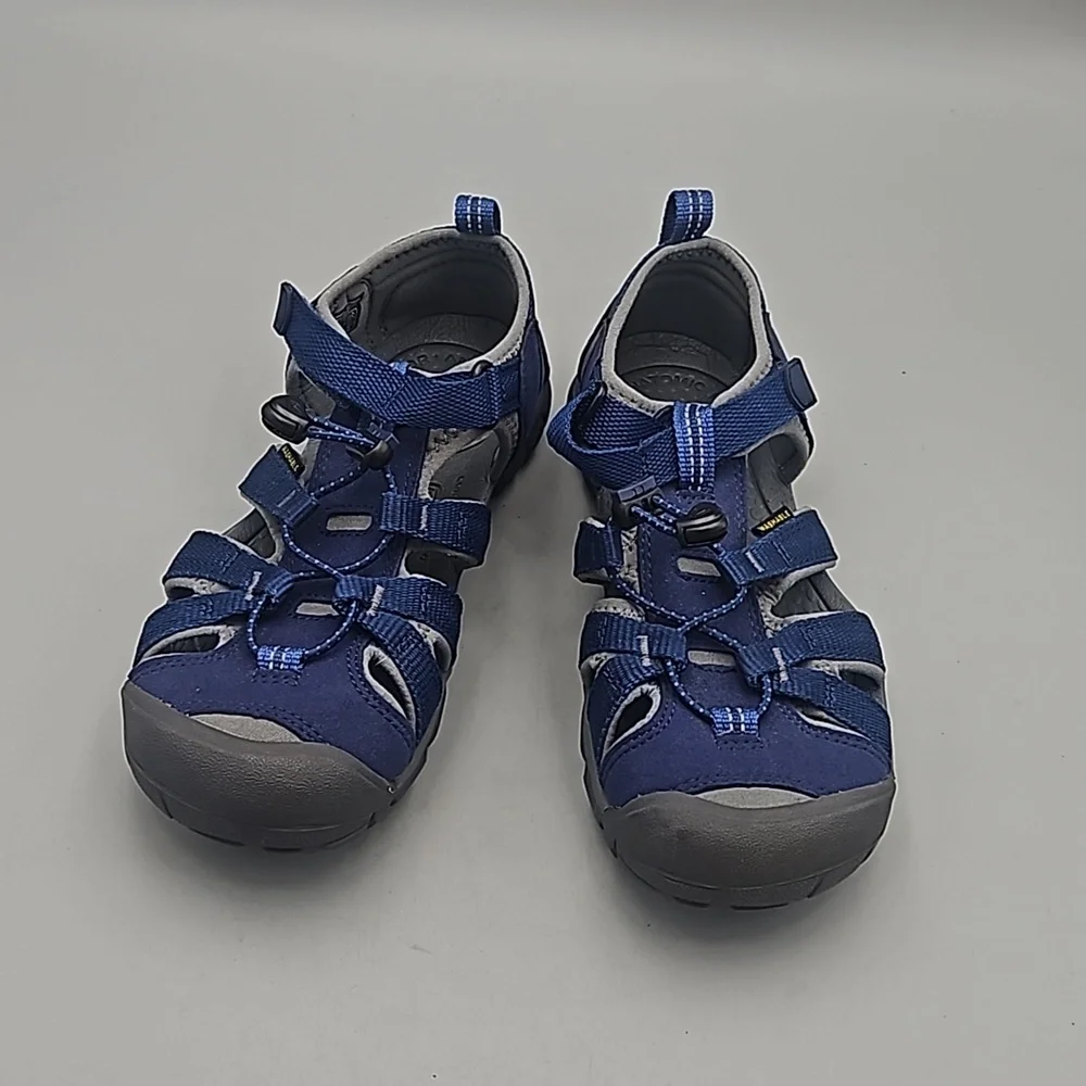 Keen Sandals Kid size 4 blue hiking sandals